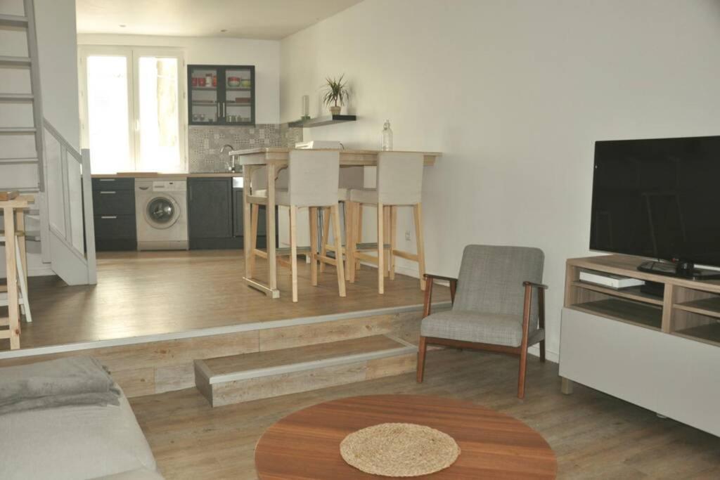 Duplex Avec Belle Terasse Au Centre De Bayonne Apartment Exterior photo